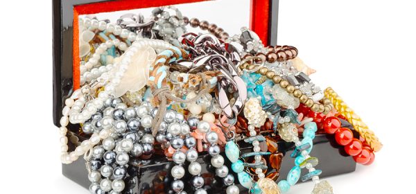 Costume Jewelry Can Save You Money For Your Senior Prom